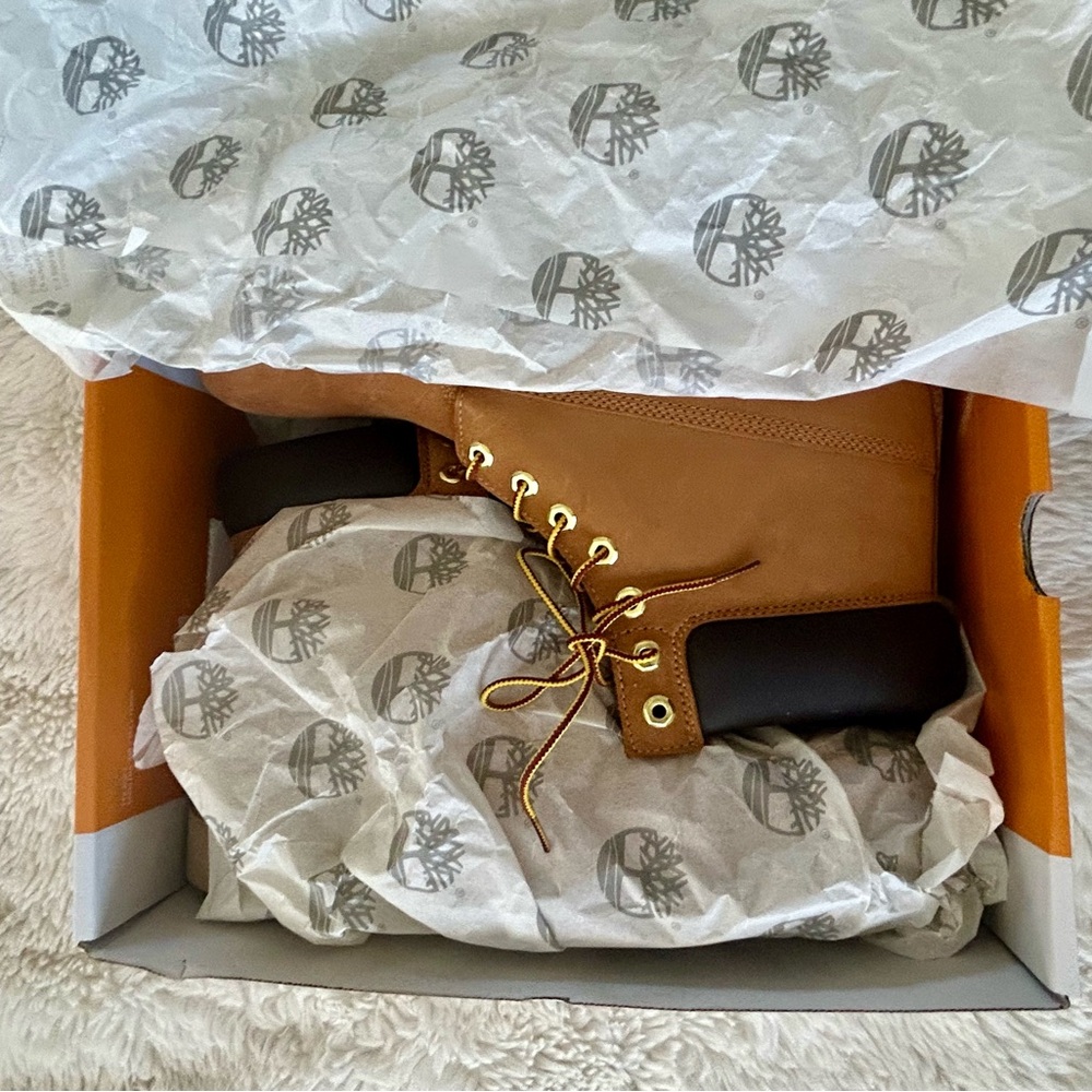 Timberland Classic Brown Leather Boots - Picture 4 of 14